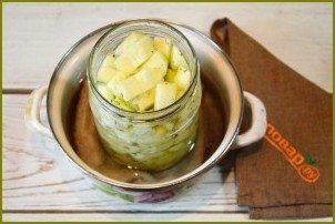 Салат из кабачков на зиму с чесноком - фото шаг 4