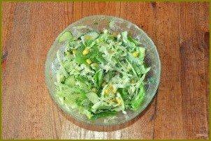 Салат с капустой, огурцами и кукурузой - фото шаг 7