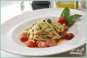 Спагетти с помидорами черри