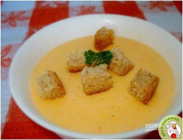 Сырный суп-пюре с гренками - фото шаг 1