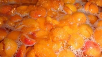 Варенье из абрикосов дольками - фото шаг 4