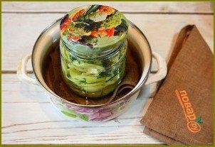 Салат из кабачков с зеленью и чесноком на зиму - фото шаг 5