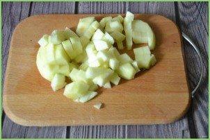 Шарлотка из рисовой муки с яблоками - фото шаг 6
