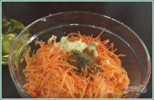Голубцы с морковкой по-корейски в квашеной капусте