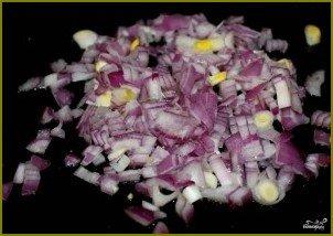 Салат с блинами и кукурузой - фото шаг 2