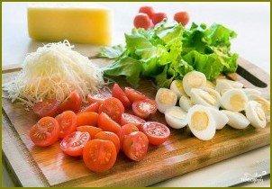 Салат с креветками и яйцом - фото шаг 2