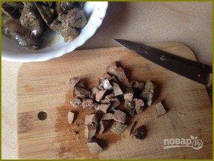 Салат из куриной печени с грибами - фото шаг 2
