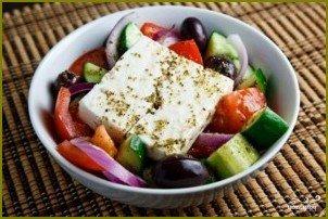 Греческий салат с винным уксусом - фото шаг 9
