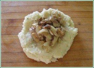 Картофельные биточки с грибами