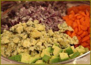 Овощной салат с сыром и орехами - фото шаг 5