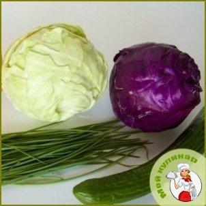 Салат из двух видов капусты и огурцов - фото шаг 1