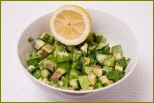 Салат с авокадо и огурцом - фото шаг 7