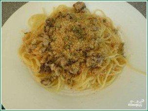 Спагетти с сардинами и сухариками