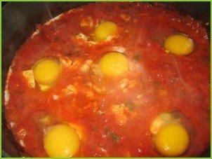Яичница с томатной пастой - фото шаг 3