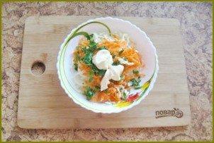 Салат из моркови и капусты с майонезом - фото шаг 5