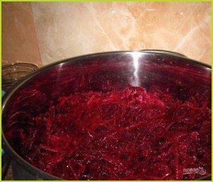 Салат из красной свеклы на зиму - фото шаг 2