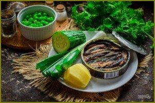 Салат из шпротов с зеленым горошком - фото шаг 1