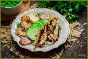 Салат из шпротов с зеленым горошком - фото шаг 6