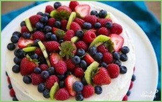 Бисквитный торт с фруктами и творожным кремом - фото шаг 16