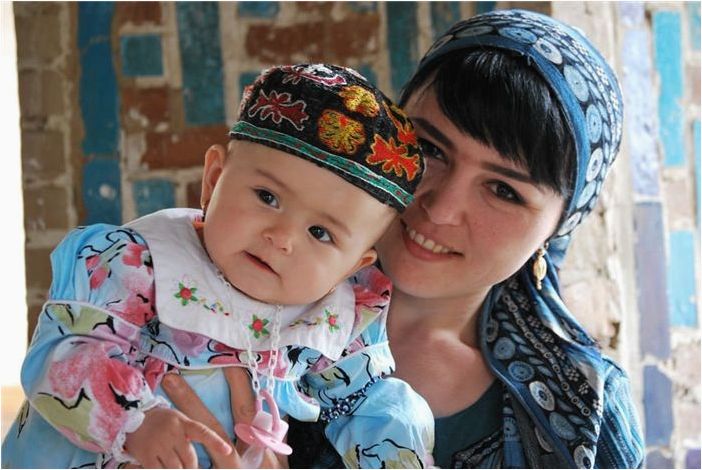 Ташкент мама. Узбекские дети. Мать узбечка. Женщина узбекская мама. Узбекский мать и ребенок.