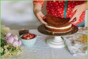 Бисквитный торт с фруктовой начинкой - фото шаг 4