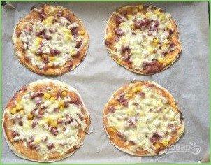 Мини-пиццы на бездрожжевом тесте - фото шаг 9