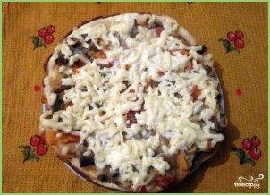 Пицца на батоне на сковороде - фото шаг 10