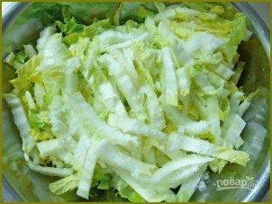 Салат из пекинской капусты с тунцом - фото шаг 2