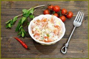 Салат с крабовыми палочками, помидорами и сыром - фото шаг 6