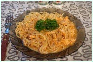 Спагетти под соусом