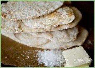Бездрожжевые хлебцы в духовке - фото шаг 5