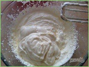 Бисквитный торт с вишней и творожным кремом - фото шаг 10