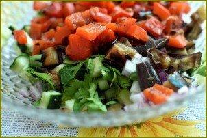 Салат из овощей-гриль со свежим огурцом - фото шаг 3