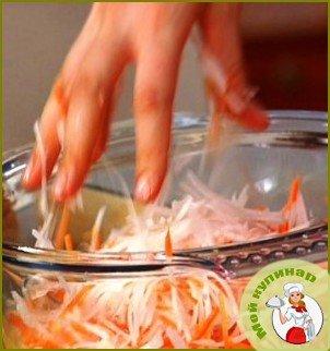 Салат из редьки с морковью - фото шаг 2