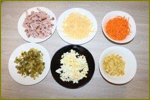 Салат с чипсами и корейской морковкой - фото шаг 2