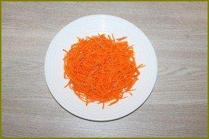 Салат с чипсами и корейской морковкой - фото шаг 3