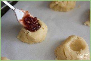 Печенье с малиновым вареньем - фото шаг 3