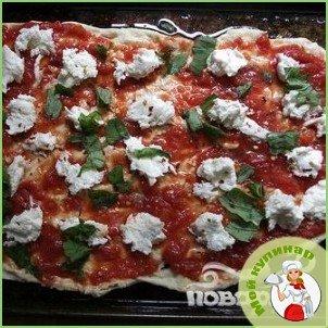 Пицца с помидорами и базиликом - фото шаг 7
