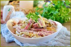 Салат с блинами и копченой колбасой - фото шаг 7