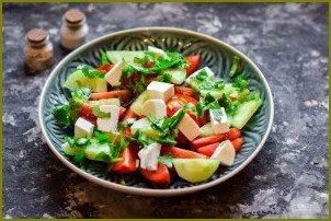 Салат с брынзой и сухариками - фото шаг 5