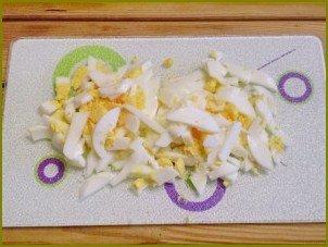 Салат с фасолью и солеными огурцами - фото шаг 4