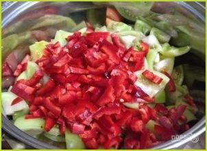 Салат с зелеными помидорами на зиму - фото шаг 1