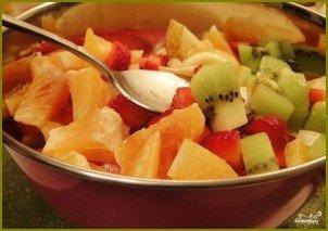 Сладкий салат из фруктов - фото шаг 3