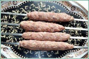 Люля-кебаб из свинины на шампурах