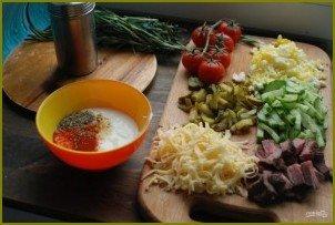 Салат с говядиной и маринованными огурцами - фото шаг 1