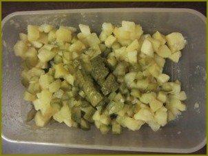 Салат с картошкой и солеными огурцами - фото шаг 3