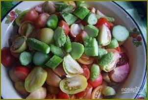 Салат на зиму из помидоров и огурцов - фото шаг 2