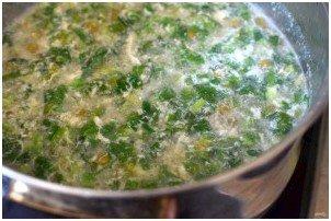 Суп с черемшой и зеленым горошком. - фото шаг 5