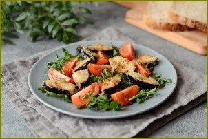 Салат с хрустящими баклажанами и помидорами - фото шаг 9