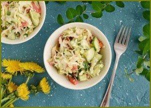 Салат с капустой, огурцом и помидором - фото шаг 6